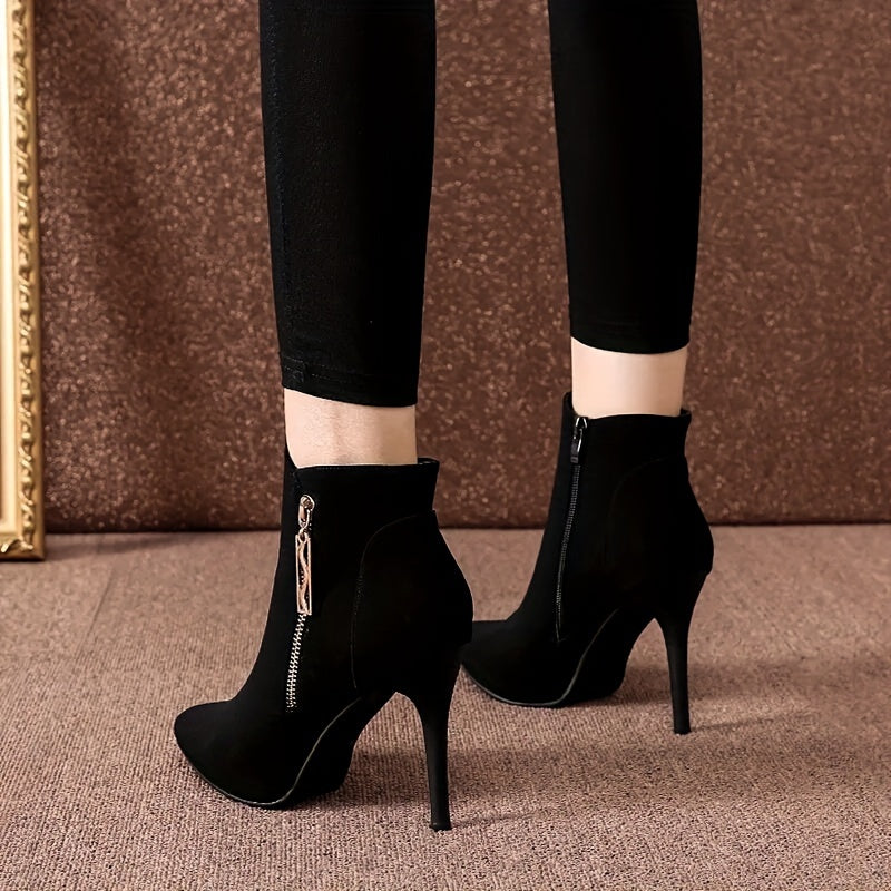 Benthe | Fluwelige schwarze Ankle Boots mit hohen Absätzen 3