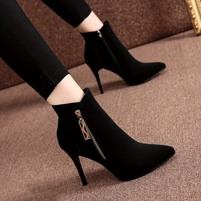 Benthe | Fluwelige schwarze Ankle Boots mit hohen Absätzen 4