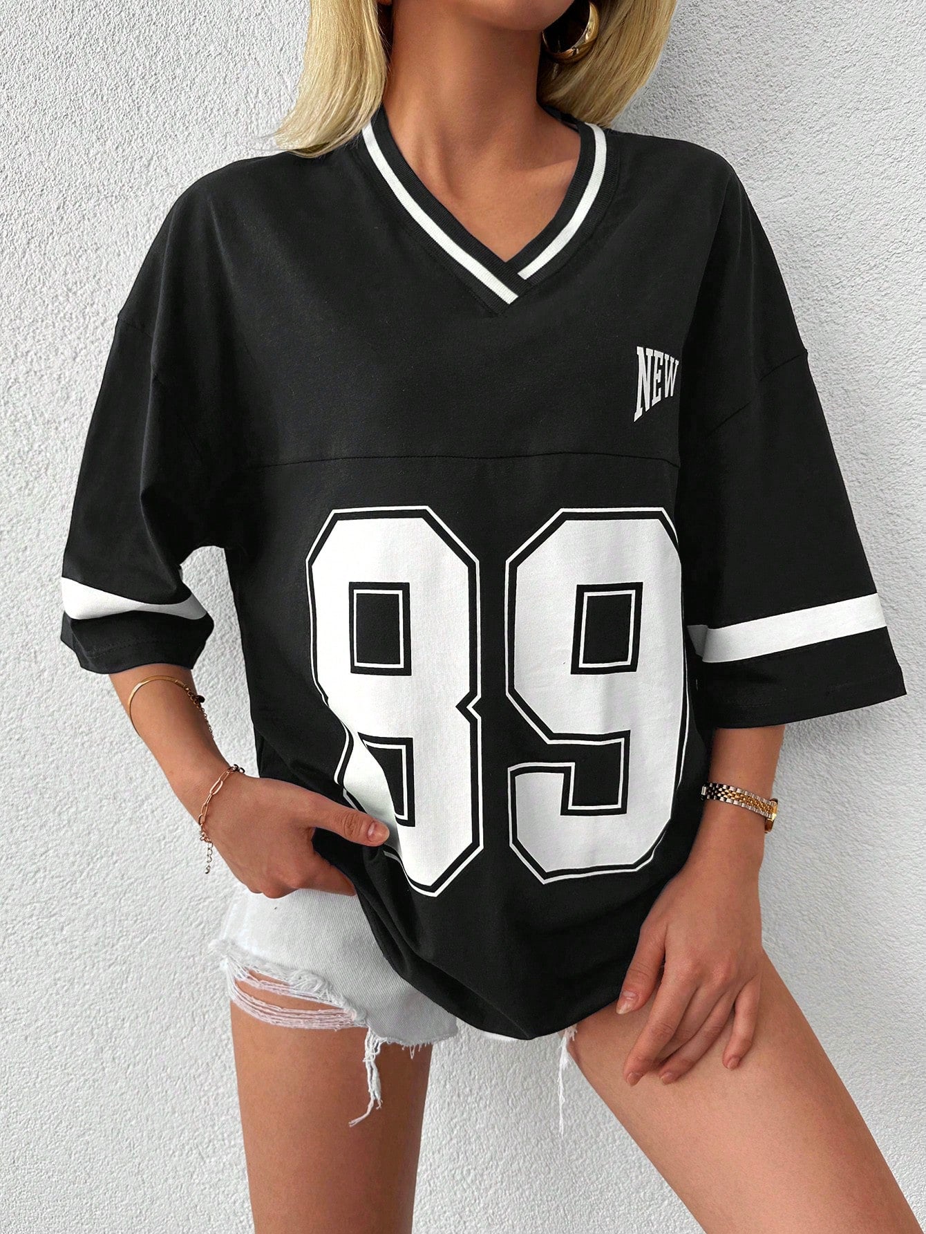 Tirza | Oversized T-Shirt Damen mit V-Ausschnitt im Sportlichen Varsity-Look 6