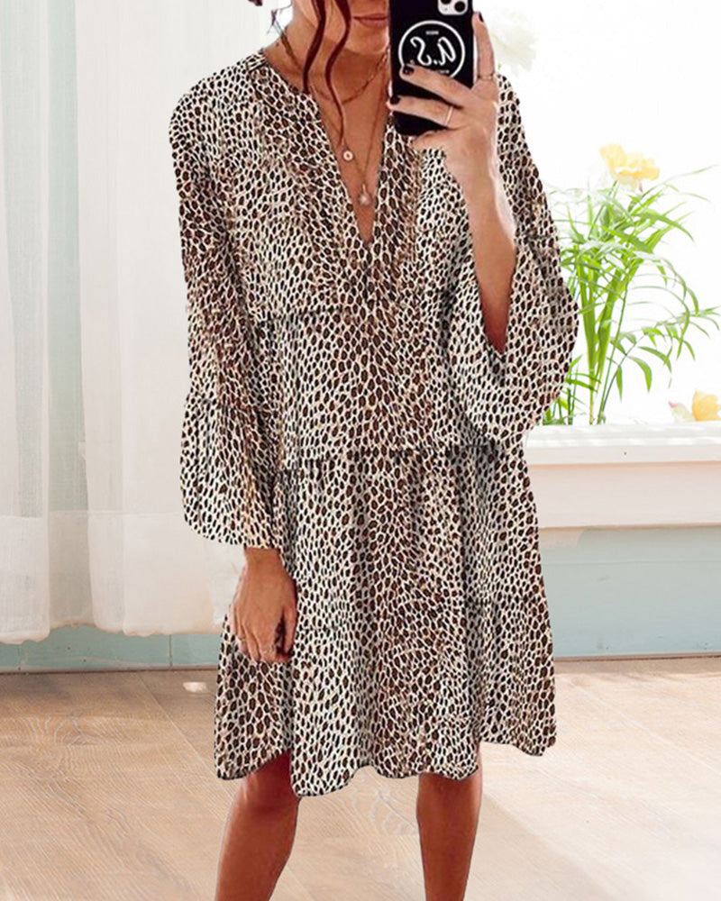 Ruby | Knielanges Damenkleid Mit Leopardenmuster Und Puffärmeln 3