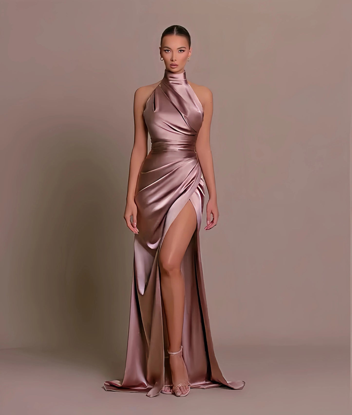 Ariadne | Klassisches Satin Abendkleid Lang mit Halterneck für Elegante Anlässe 0