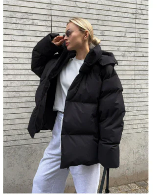 Damen Winterjacke mit Kapuze – Isoliert, Bequem und Stilvoll 4