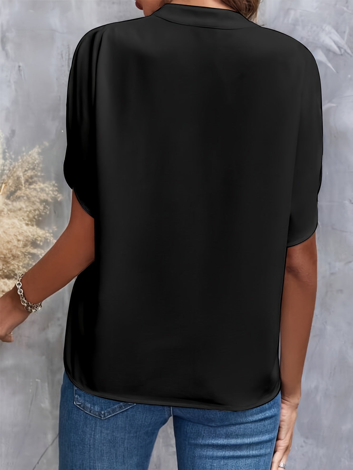Vivi | Leichte Damenbluse Mit V-Ausschnitt & Off-Shoulder Stil für Frühling-6