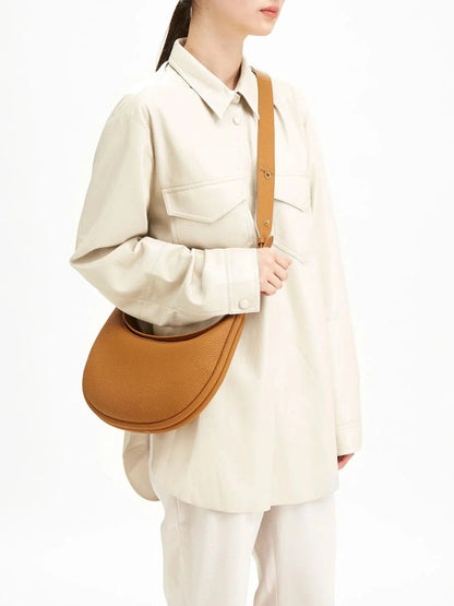 Elegante Schultertasche Damen aus echtem Leder mit Goldakzenten – Stilvoll und vielseitig für jeden Anlass 3