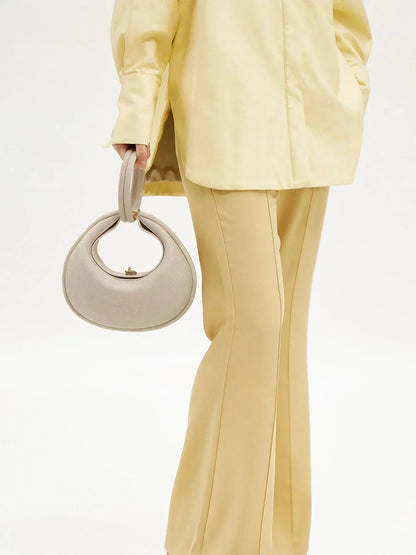 Elegante Schultertasche Damen aus echtem Leder mit Goldakzenten – Stilvoll und vielseitig für jeden Anlass 6