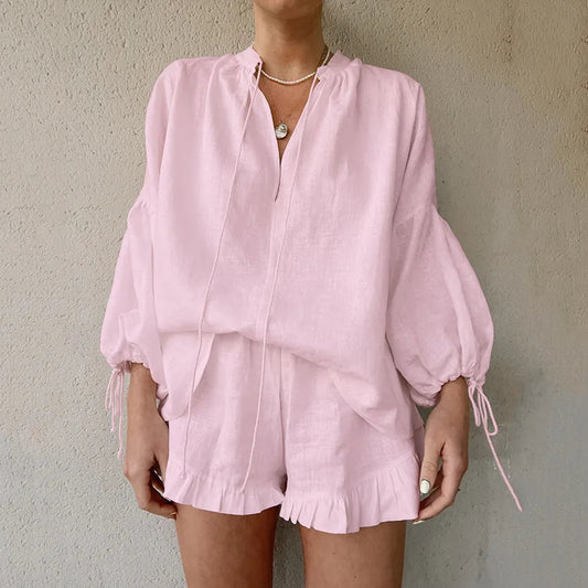 Junae | Luftige Sommeroutfit mit Top und Shorts 0