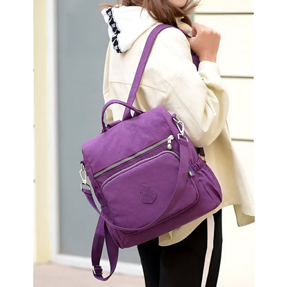 Leichter Rucksack aus Wasserabweisendem Nylon für Damen und Herren – Ideal als Schulrucksack und für Reisen, Kompakt mit Verstellbaren Gurten 5