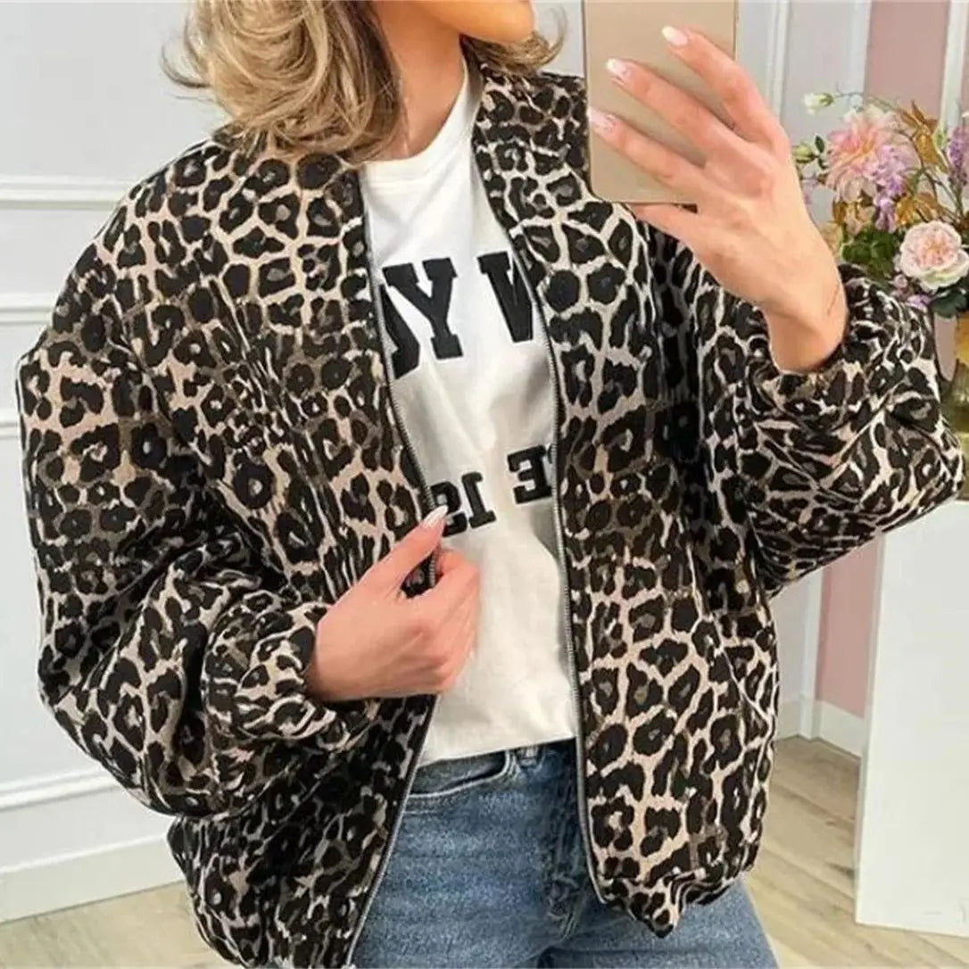 Leo | Bomberjacke mit Leopardenprint 4