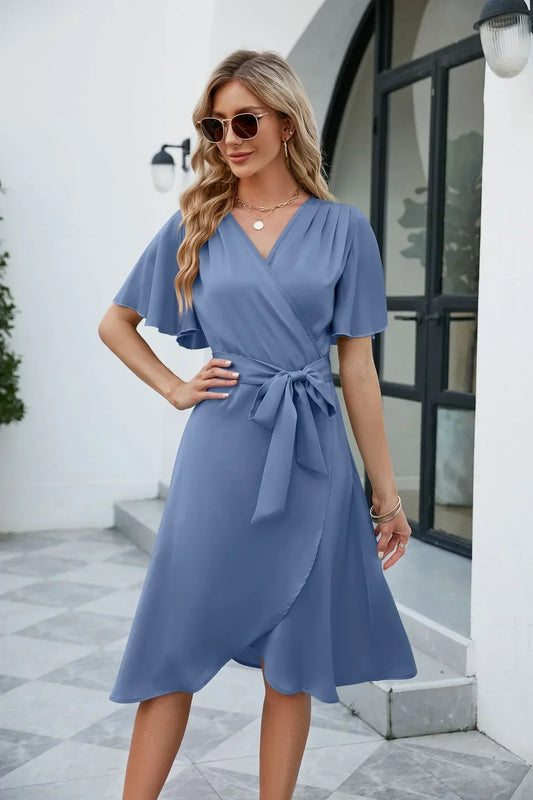 Delphine | Luftiges Damenkleid Mit V-Ausschnitt Für Sommerliche Anlässe 1