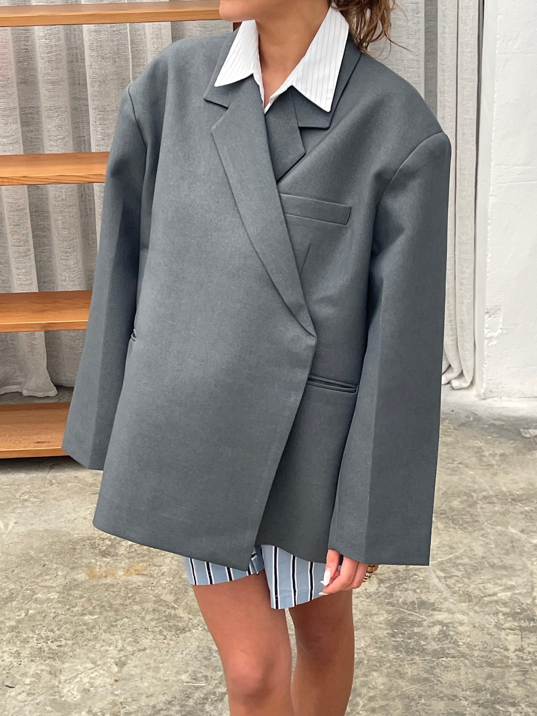 Oversized Blazer für Damen – Asymmetrisches Design, 100% Spandex 3