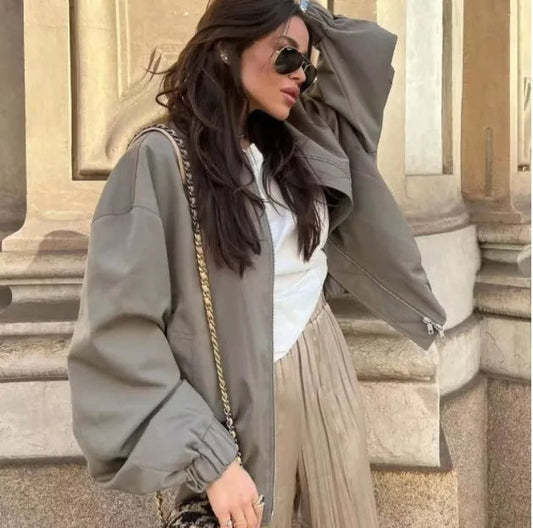 Oversized Damenjacke – Leicht und Bequem, Trendy Bomberjacke 1