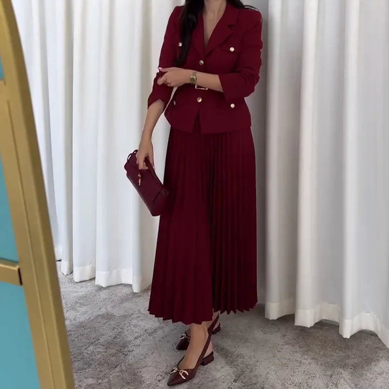 Lydia | Eleganter Damenanzug Schwarz Mit Blazer Und Gefaltetem Rock 4