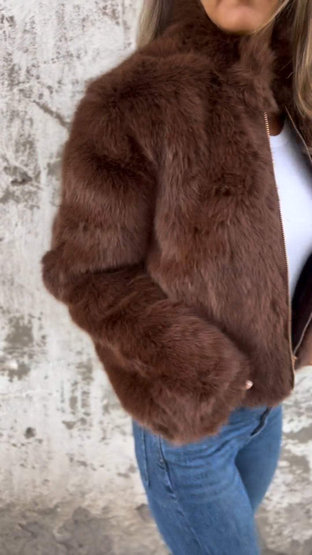 Sarah Faux Fur Jacke für Damen – Luxuriöses Kunstfell, Elegant 4