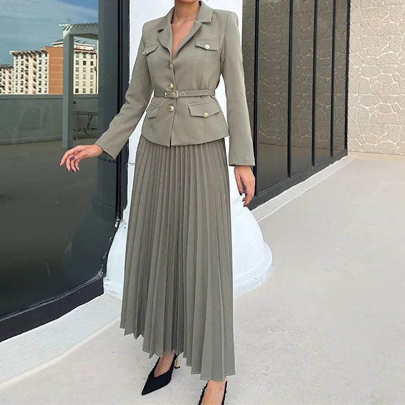 Variant image for Lydia | Eleganter Damenanzug Schwarz Mit Blazer Und Gefaltetem Rock-20