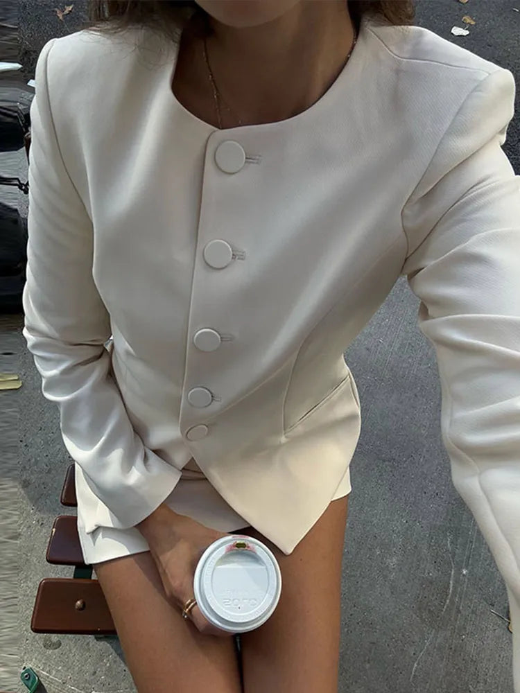 Elegantes Damen Outfit | Schwarzer Blazer und Minirockset für Business und Partys 5