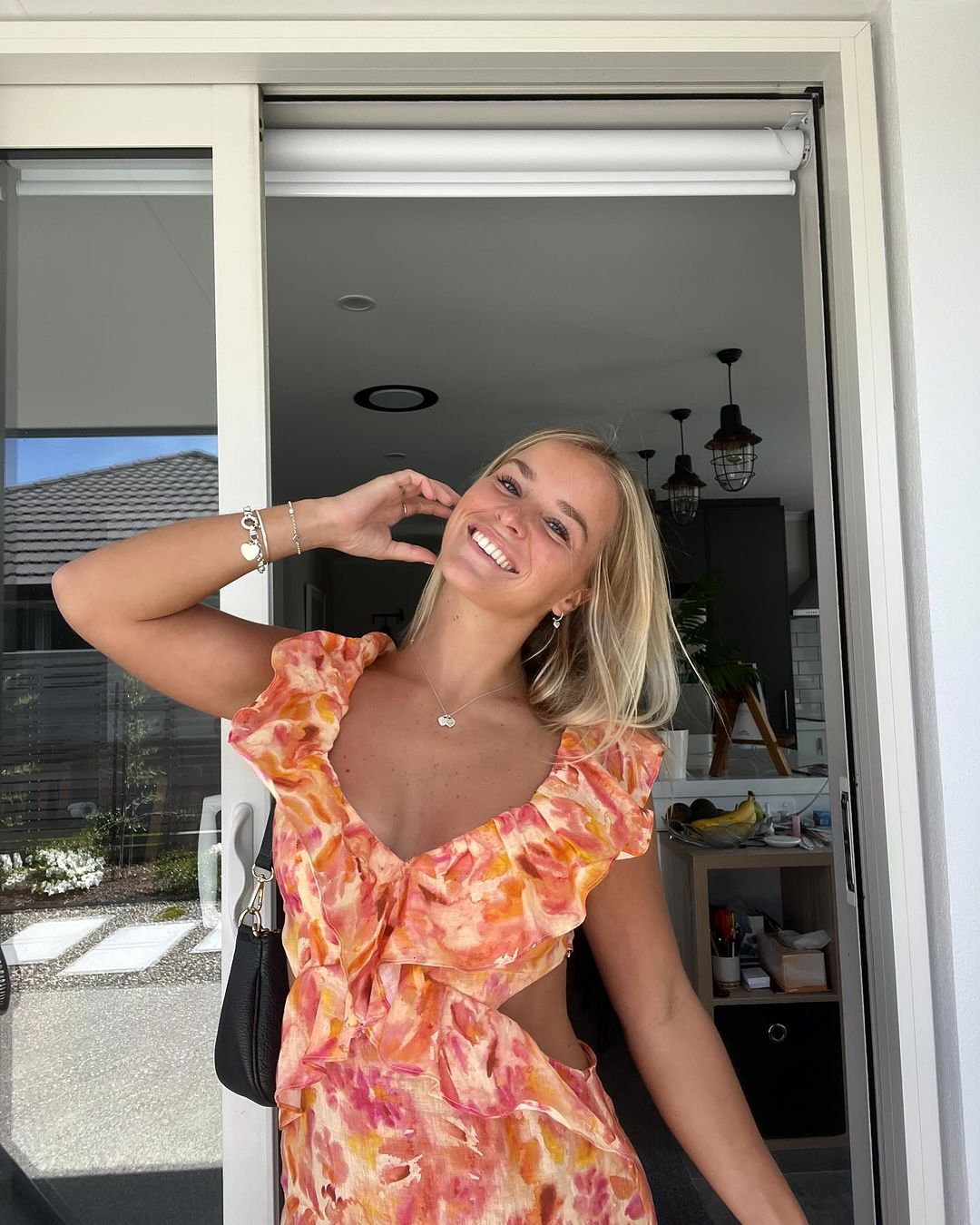Liora | Luftiges Sommerkleid Damen mit Rüschen und Blumenmuster für stilvolle Anlässe 2